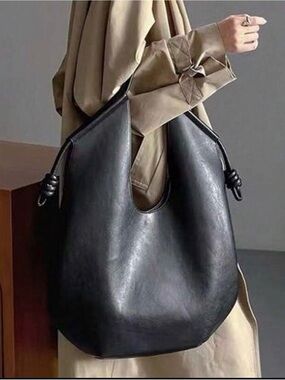Italian Luxury Boutique Vegan Leather Tote Bag Chic Trendy Rare New Model